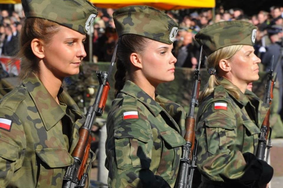 Polnische Frauen in Uniform
 #105009912