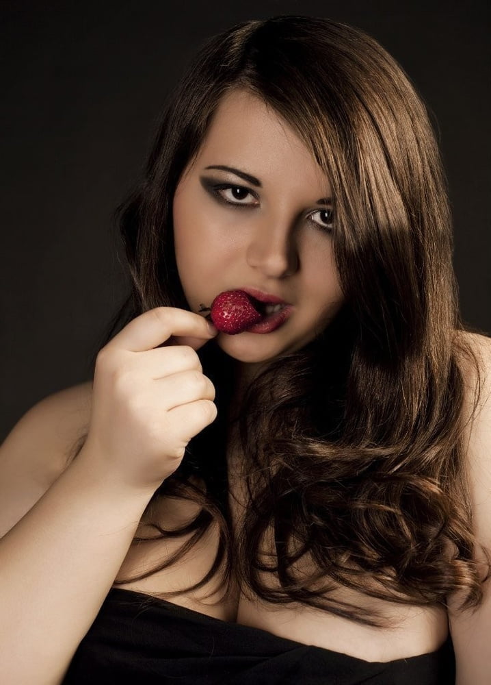 Russian BBW Model #101184015