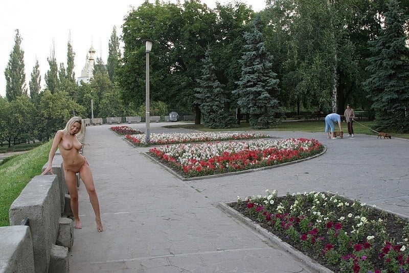 Olga geht nackt durch die Straßen von kharkiv
 #91151040
