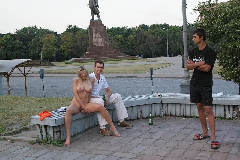 Olga geht nackt durch die Straßen von kharkiv
 #91151351