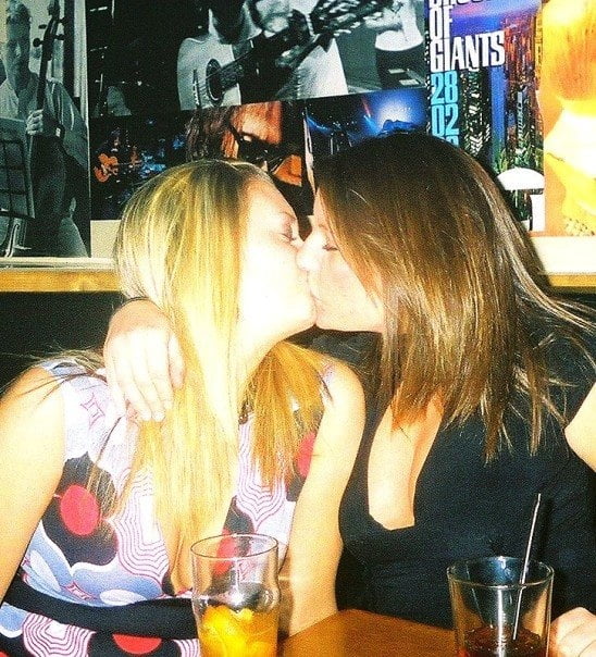 Nice 1528 (girls kissing) #105180431