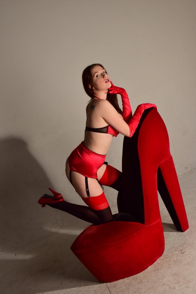 redhead poses #102608395