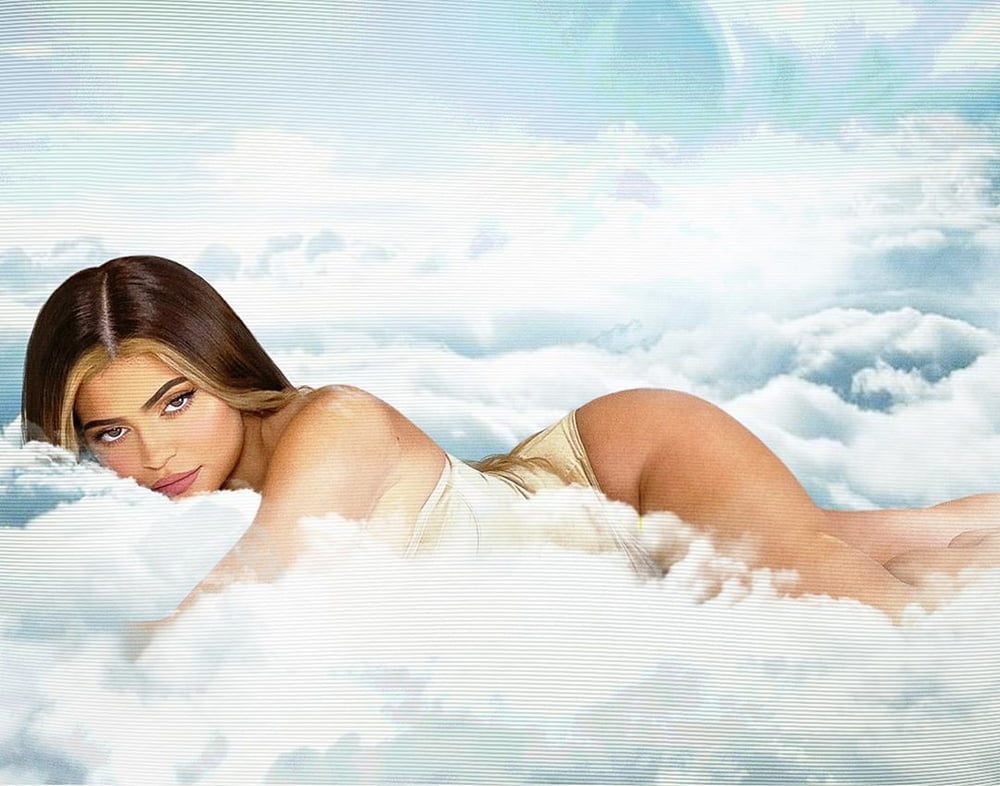 Kylie déesse du sexe
 #81813016