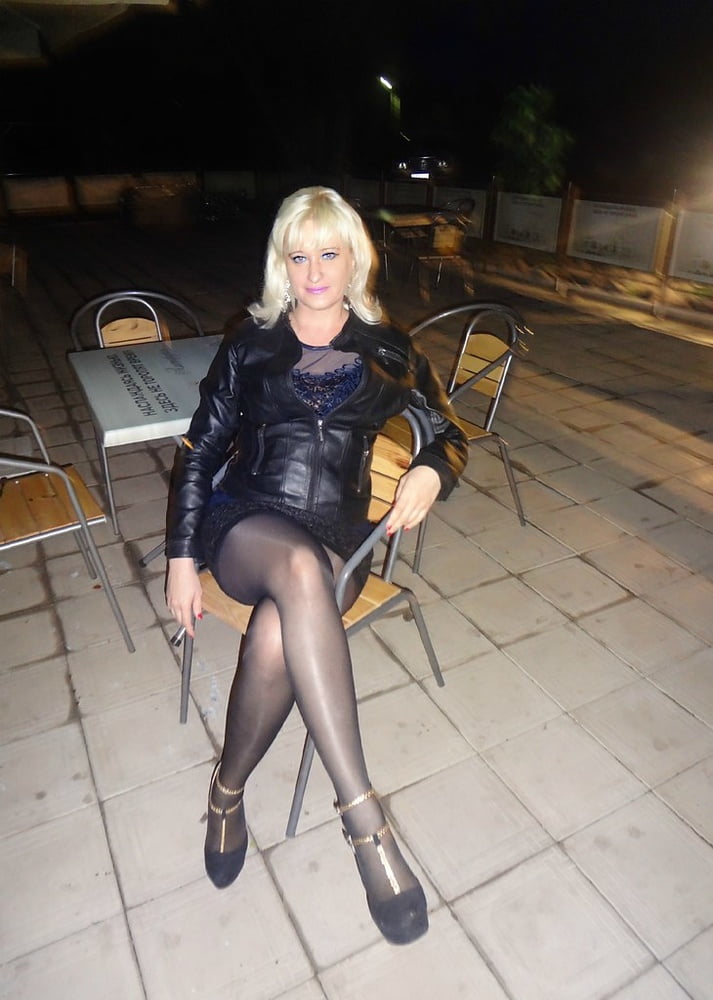 Mommy makes me jerk off every time she wears pantyhose #89405665