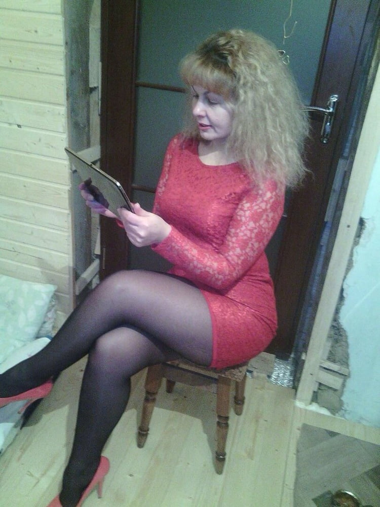 Mommy makes me jerk off every time she wears pantyhose #89405839