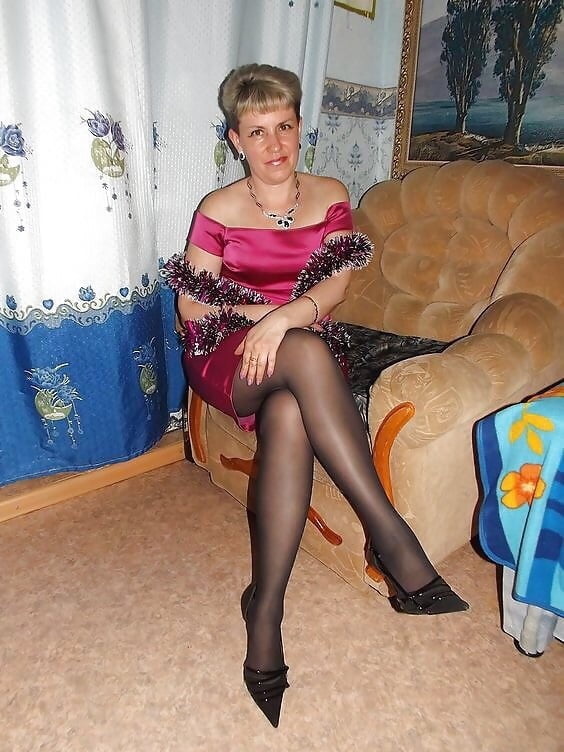Mommy makes me jerk off every time she wears pantyhose #89405866