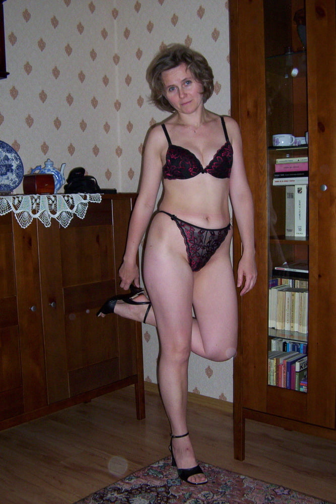 Mommy makes me jerk off every time she wears pantyhose #89405922