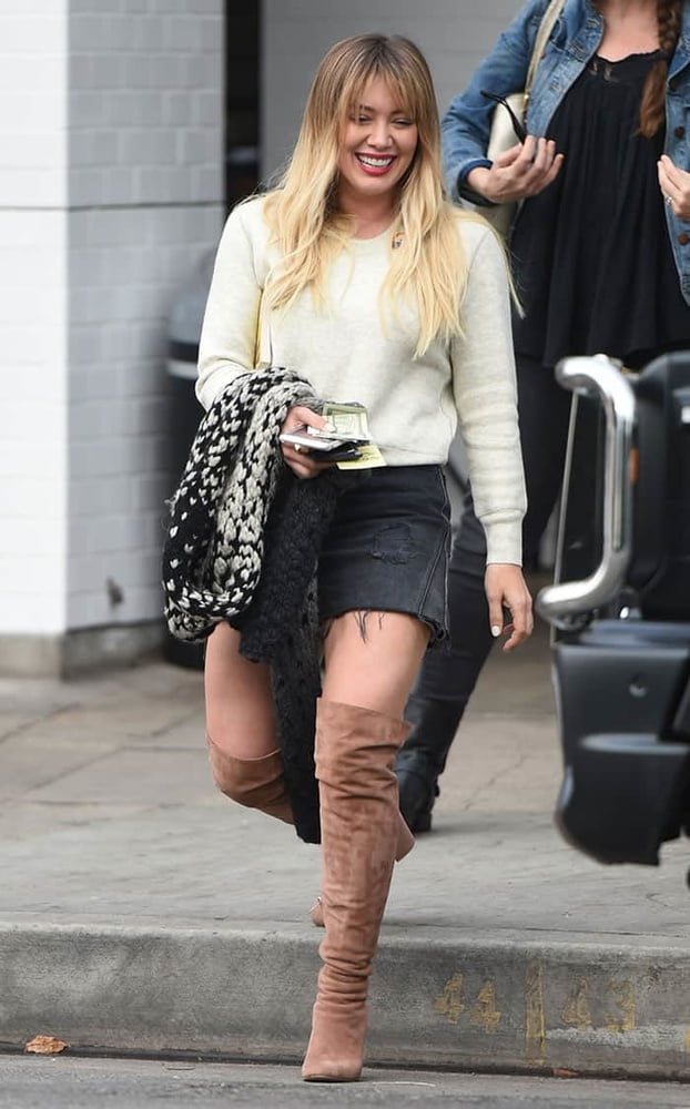 Weibliche Berühmtheit Stiefel & Leder - hilary duff
 #103098883