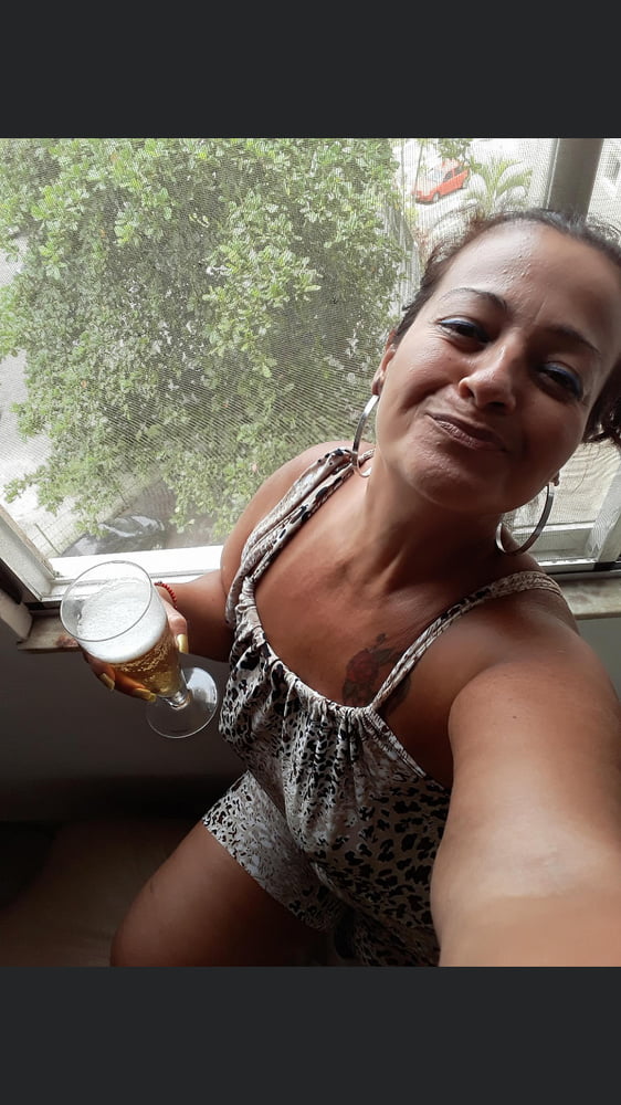Coroa elaine rodada na net
 #93790951