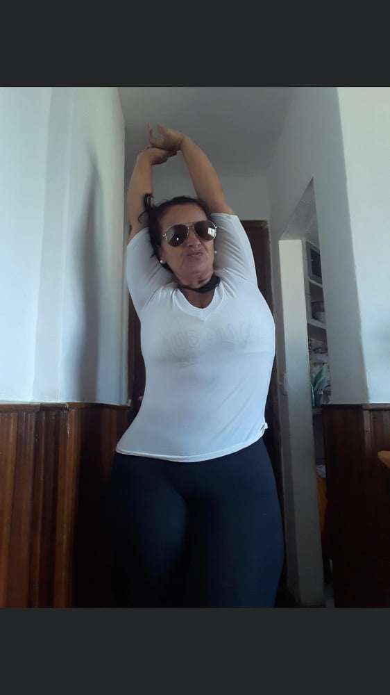 Coroa elaine rodada na net
 #93791018