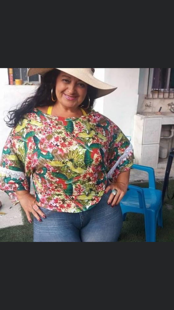 Coroa elaine rodada na net
 #93791104