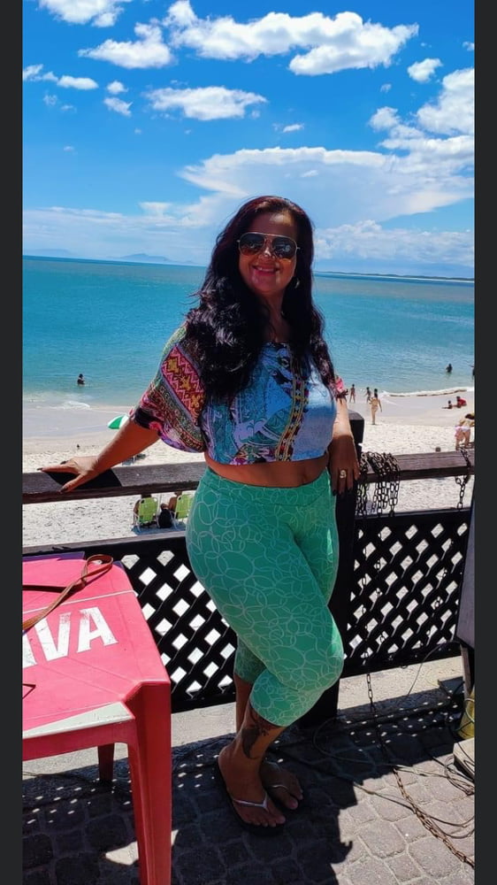 Coroa elaine rodada na net
 #93791113