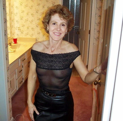 Putas mayores
 #95948029