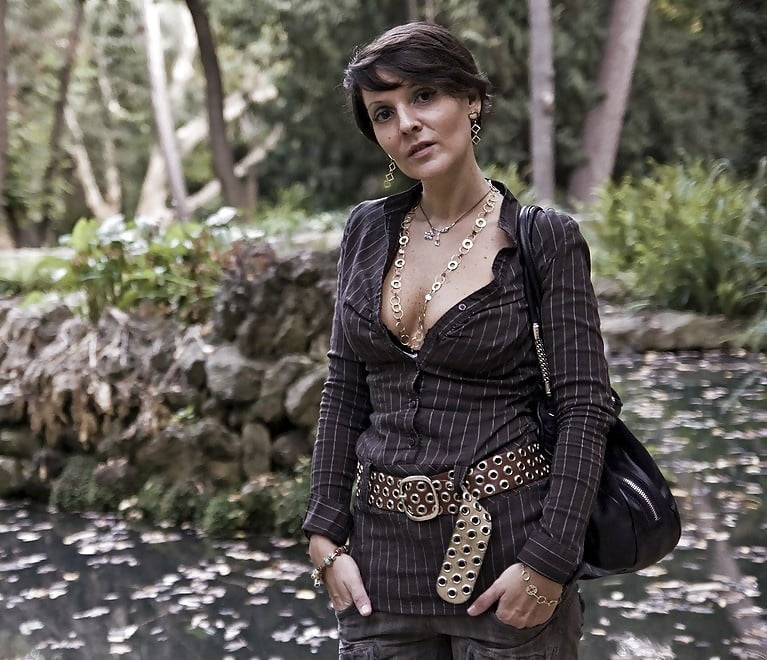 Putas mayores
 #95948049