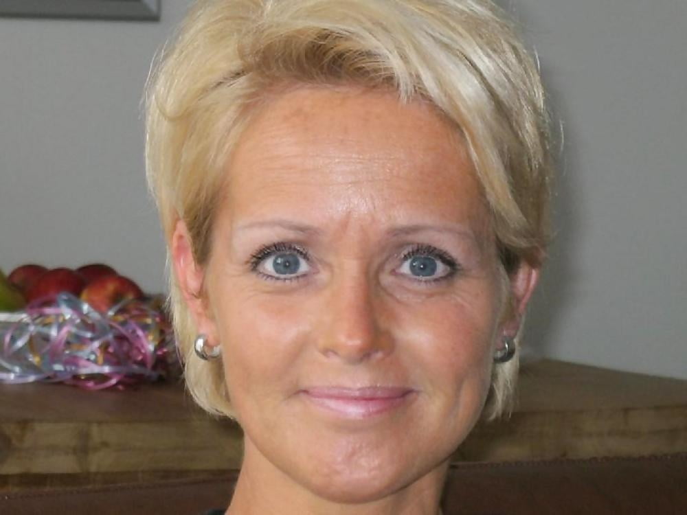 Putas mayores
 #95948160