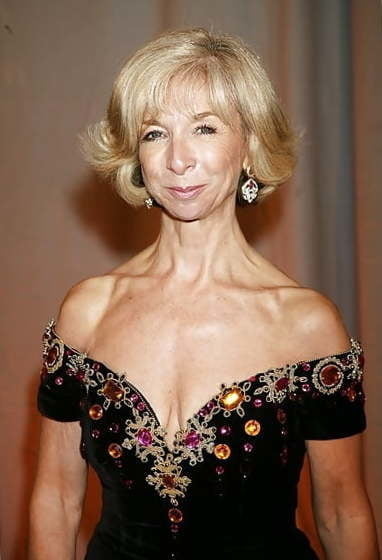 Putas mayores
 #95948276