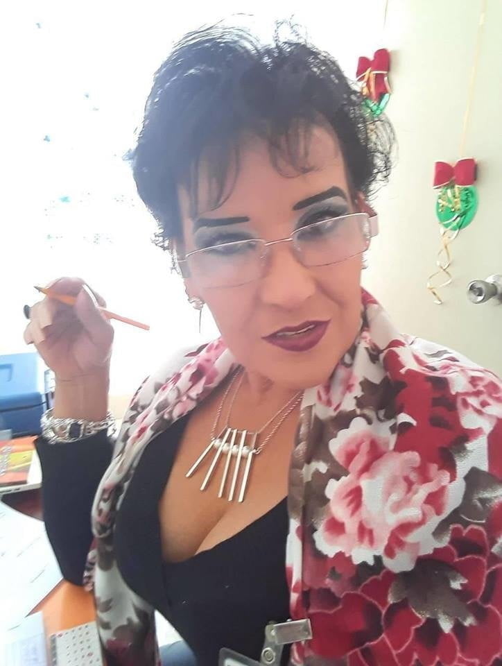 Putas mayores
 #95948279