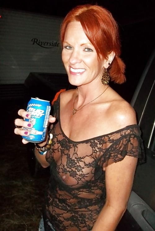 Putas mayores
 #95948308