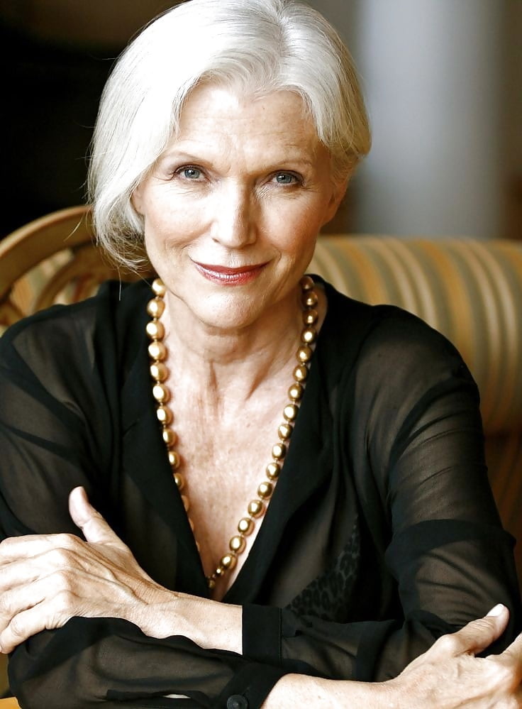 Putas mayores
 #95948526