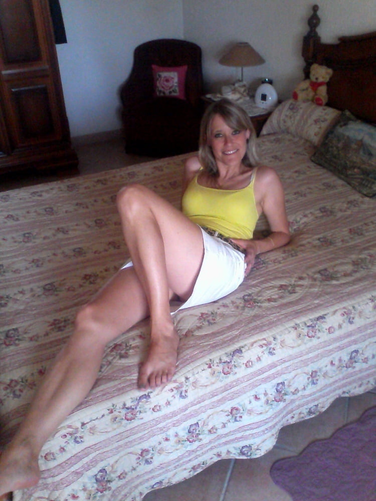 BLONDE FRENCH WIFE #90009147