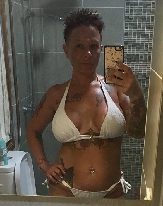 Busty MILF: Claire #94797426