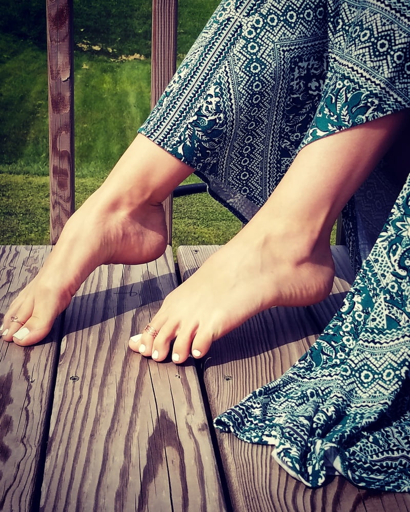 Only Feet (no nude) #102592322