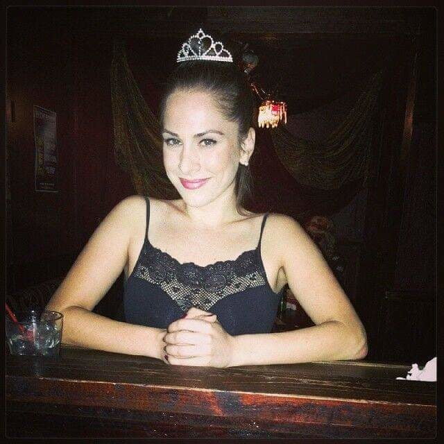 Ana kasparian
 #105800408