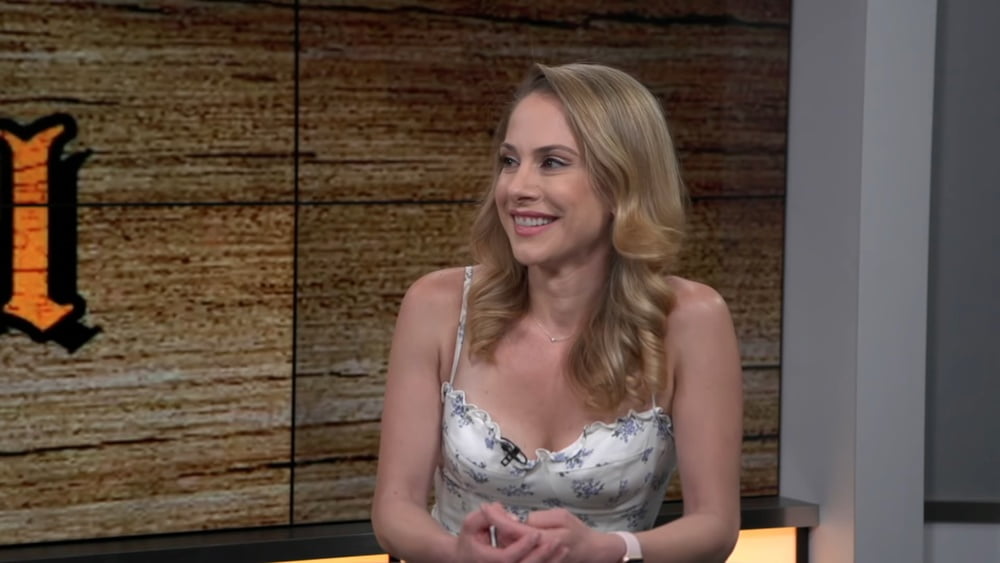 Ana kasparian
 #105800437