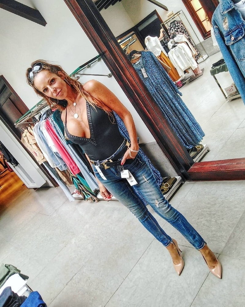 Heißes Babe 21
 #106361002