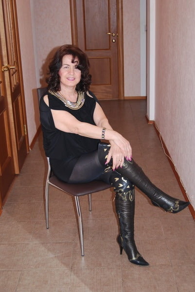 Milfs & gilfs con botas no.1
 #105286124