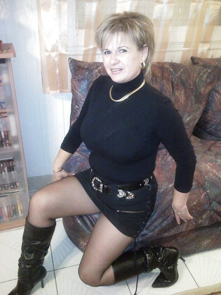 Milfs & gilfs con botas no.1
 #105286172