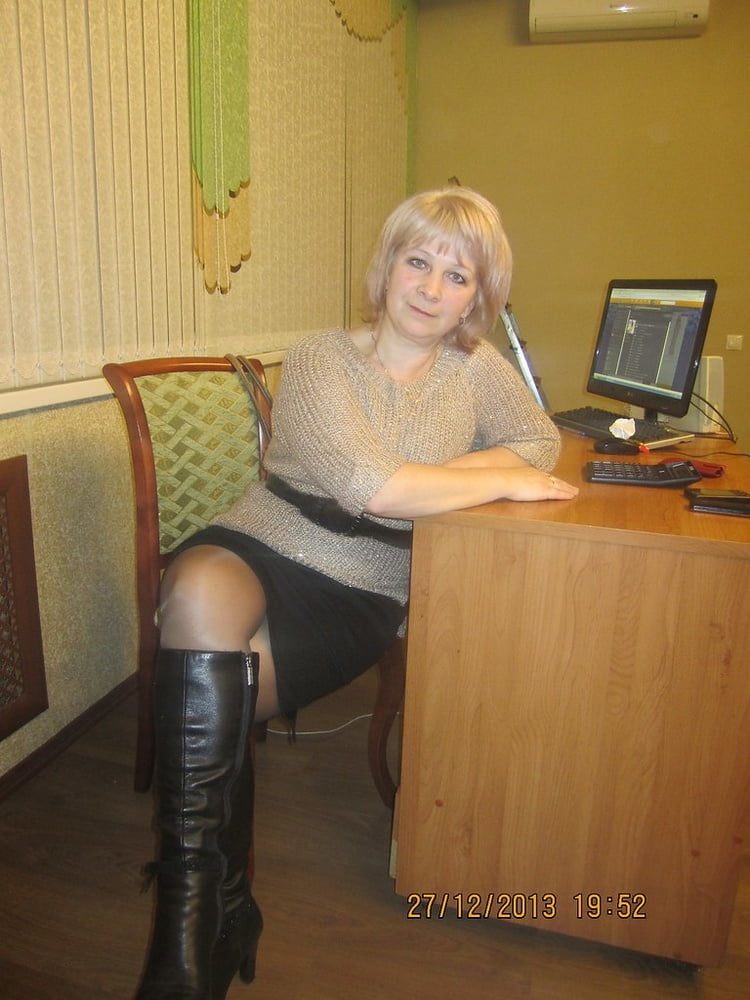 Milfs & gilfs con botas no.1
 #105286184
