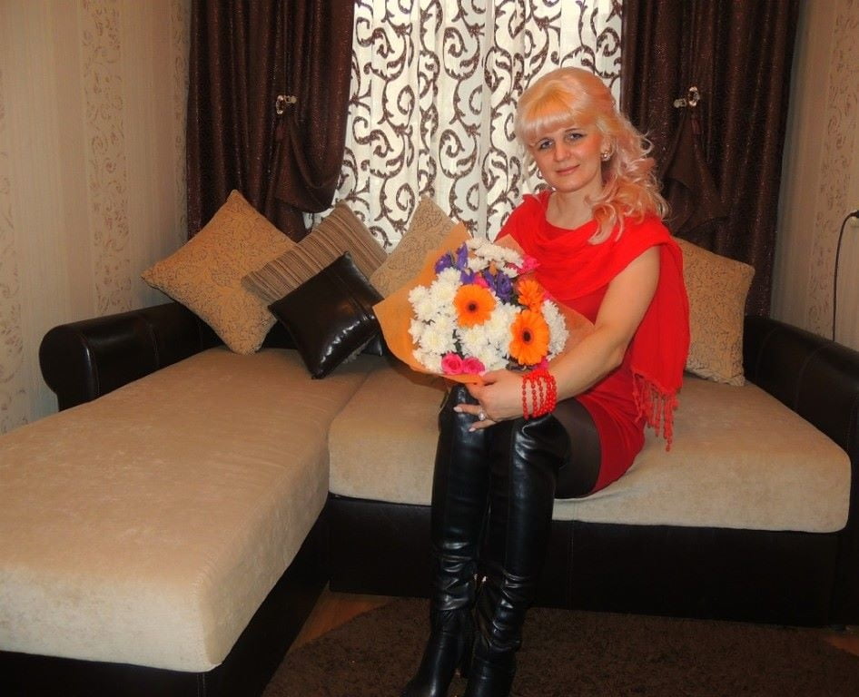 Milfs & gilfs con botas no.1
 #105286206