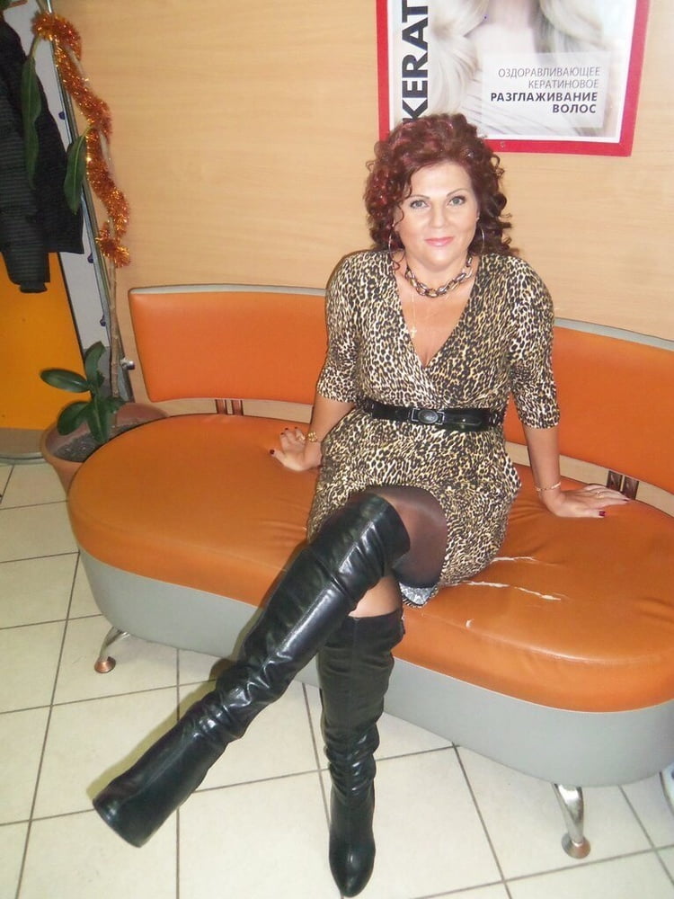 Milfs & gilfs con botas no.1
 #105286270