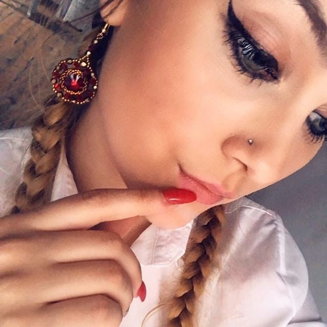 Karolina makeup lipstick fap tribute girl jerk off challenge #105734081