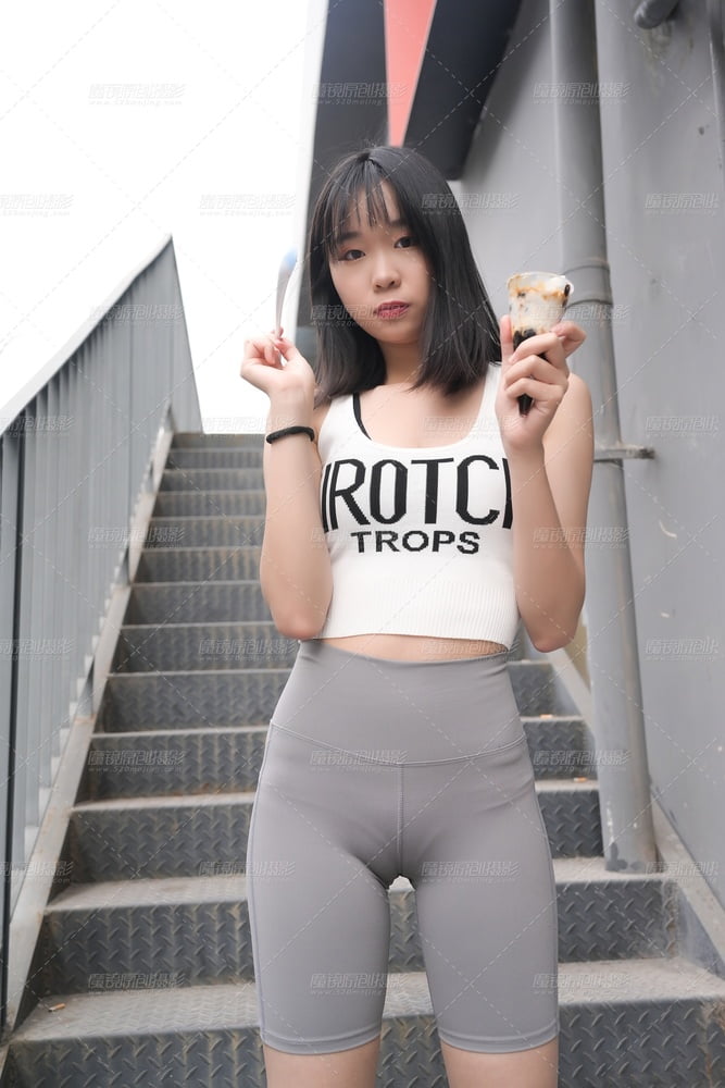 Chinese Camel Toes #87662016