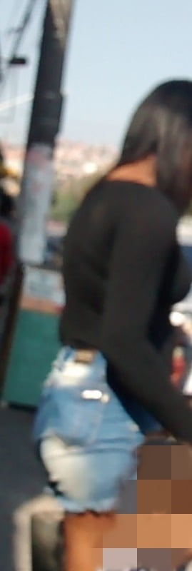 Moreninha gostosa de shorts jeeans
 #90849044