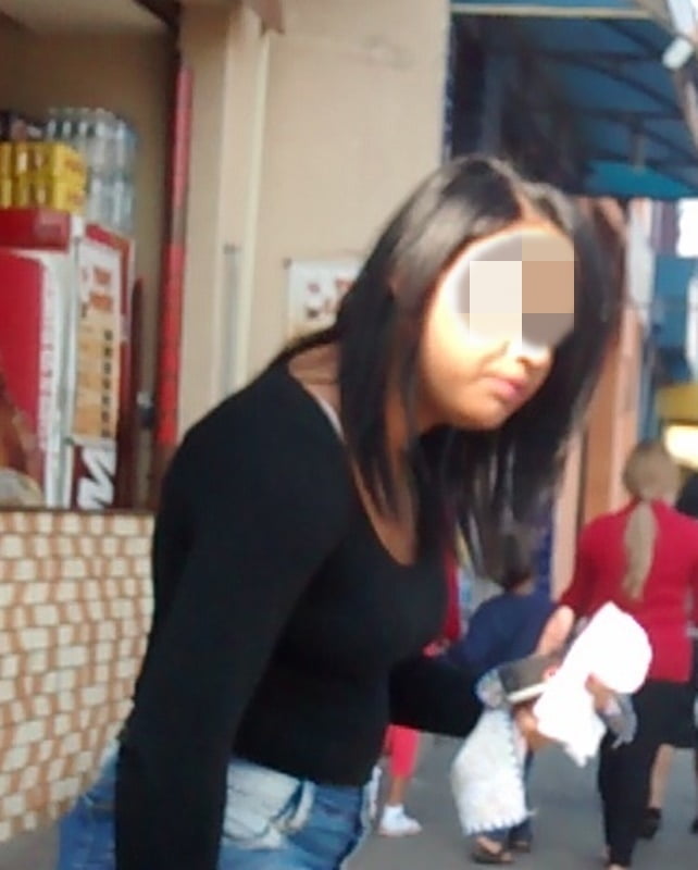 Moreninha gostosa de shorts jeeans
 #90849050