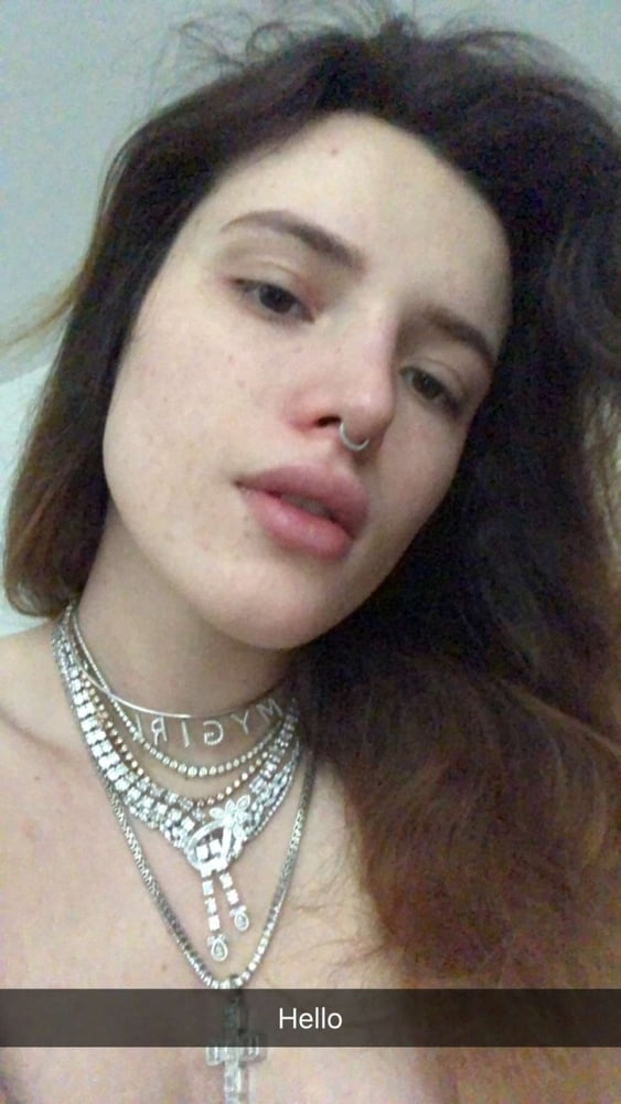 Bella thorne la celebridad más puta de todos los tiempos
 #80979333