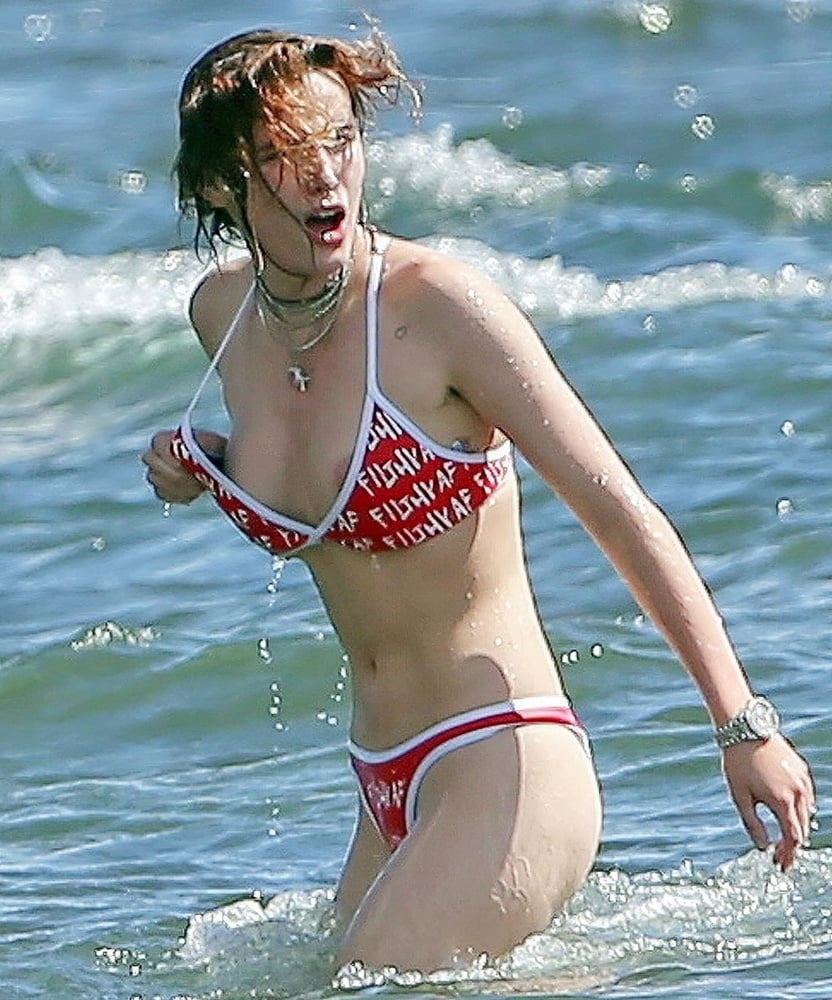 Bella thorne the sluttiest celeb of all time
 #80979374