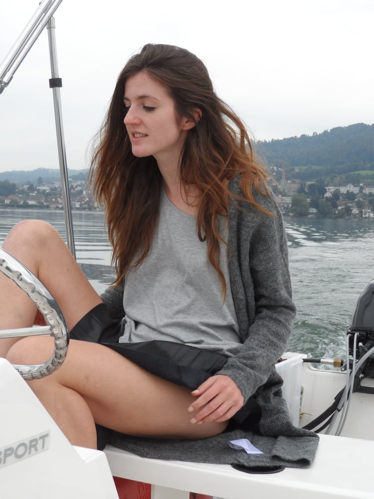 Brunette want to show #103610366