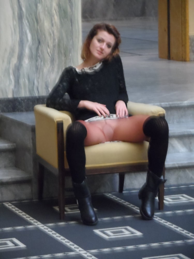 Brunette want to show #103610389
