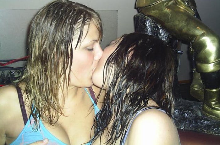 Lesbische kuesse (007) Lesbische küsse
 #90005478