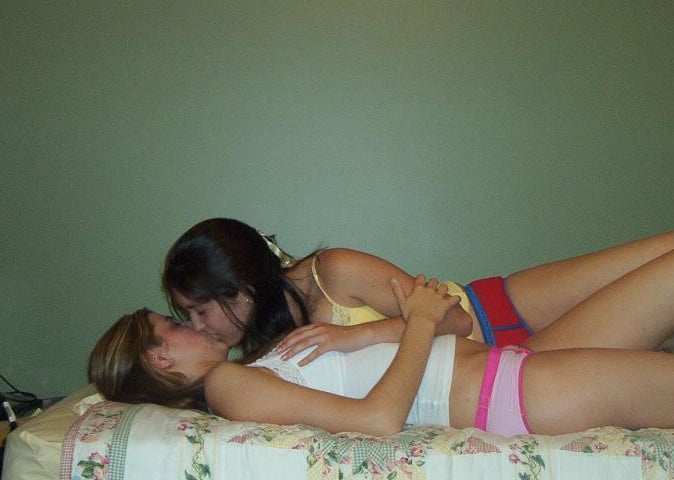 Lesbische Kuesse (007) Lesbian Kisses #90005593