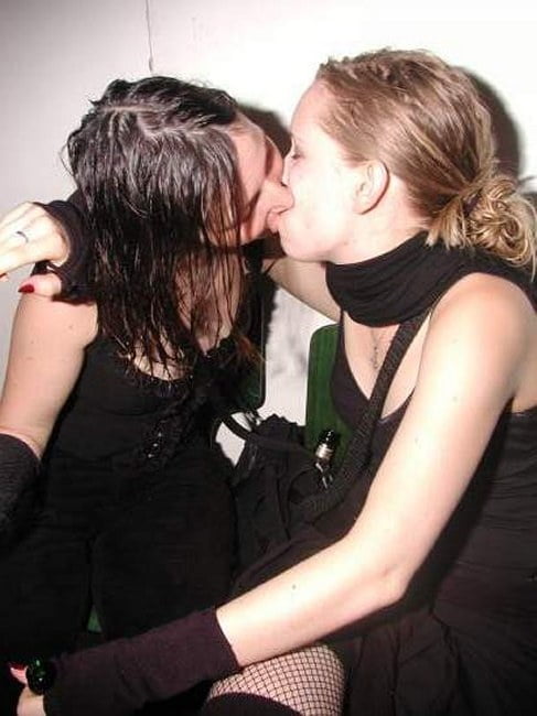 Lesbische kuesse (007) Lesbische küsse
 #90005620
