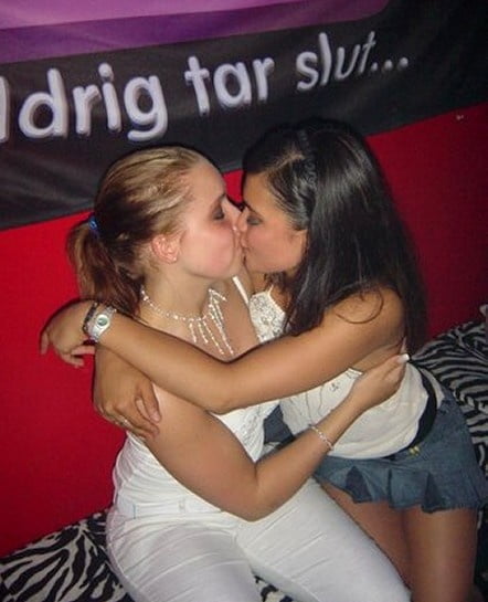 Lesbische Kuesse (007) Lesbian Kisses #90005691