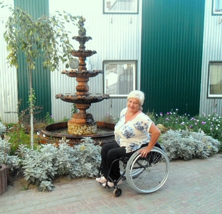 車椅子のロシア人ポリオ女性
 #96949974