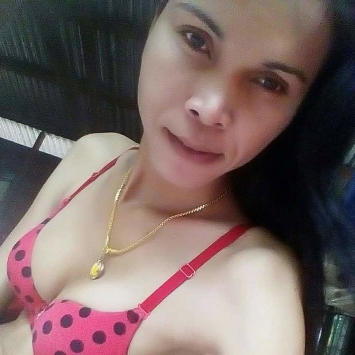 Ibu muda tetek besar #80989127