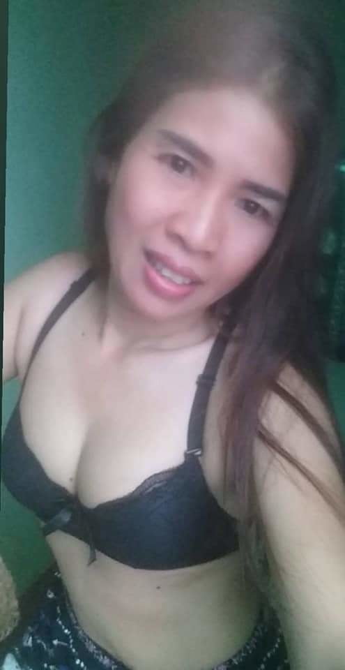 Ibu muda tetek besar #80989133