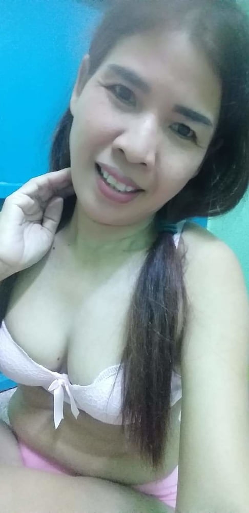Ibu muda tetek besar #80989146